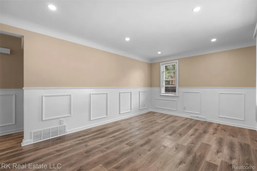 19488 Brady Redford Charter Township, MI 48240
