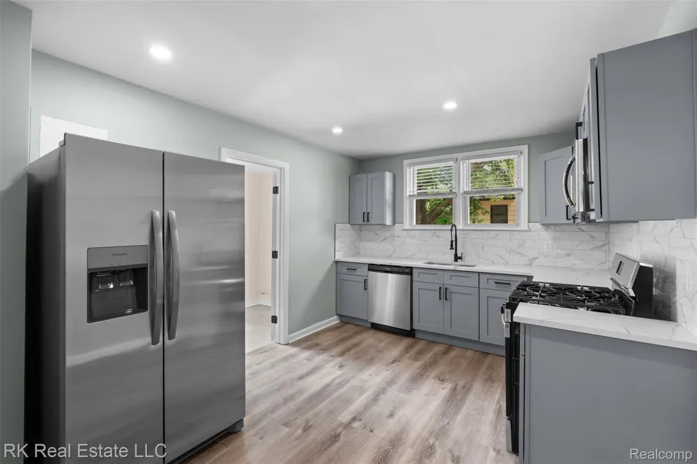 19488 Brady Redford Charter Township, MI 48240