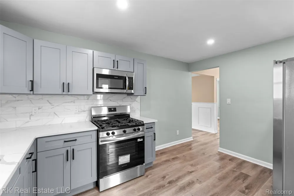 19488 Brady Redford Charter Township, MI 48240