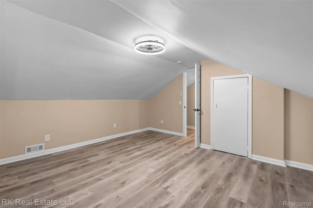 19488 Brady Redford Charter Township, MI 48240