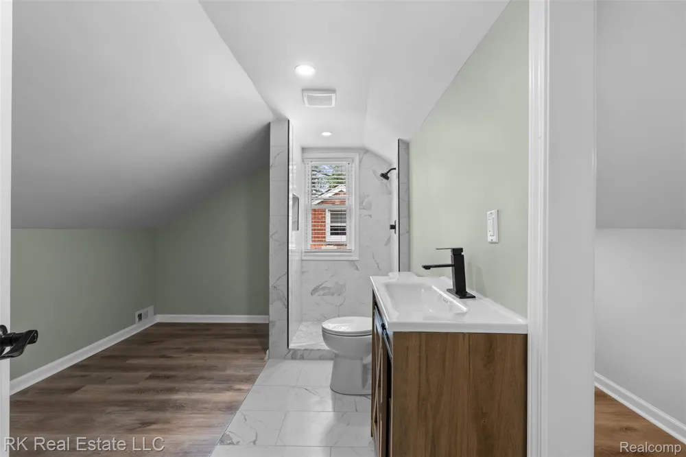 19488 Brady Redford Charter Township, MI 48240