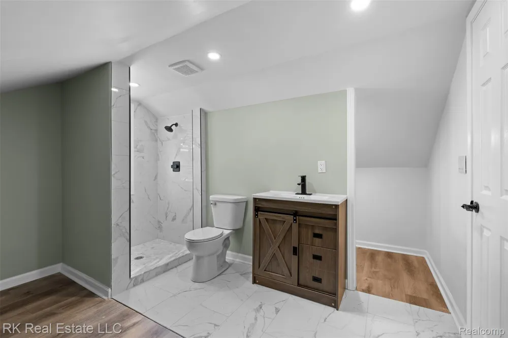 19488 Brady Redford Charter Township, MI 48240