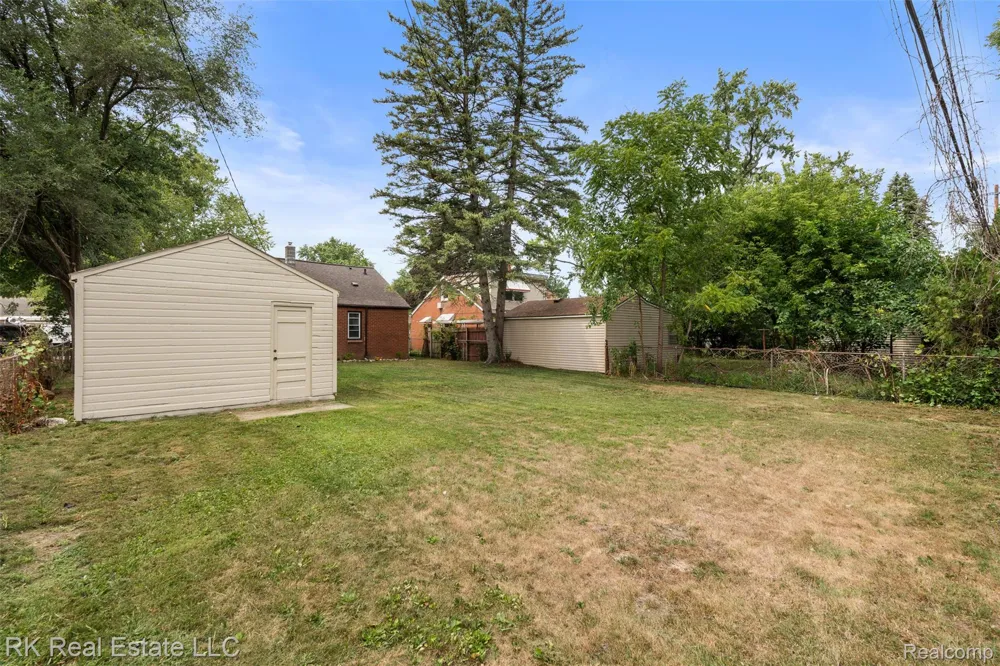 19488 Brady Redford Charter Township, MI 48240