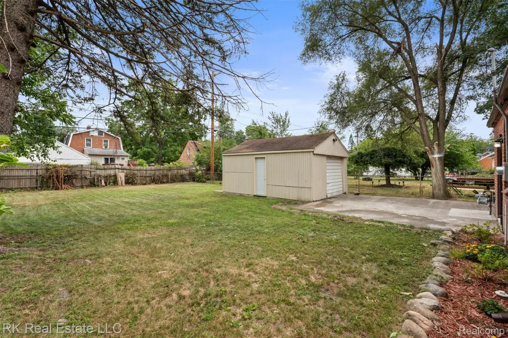 19488 Brady Redford Charter Township, MI 48240