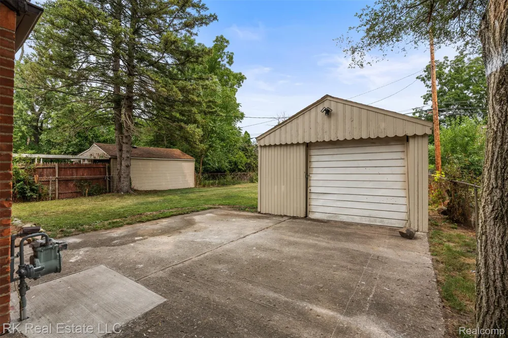 19488 Brady Redford Charter Township, MI 48240