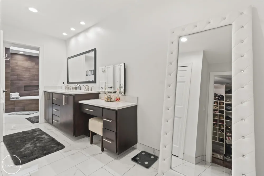 49540 Nautical Drive Chesterfield Township, MI 48047