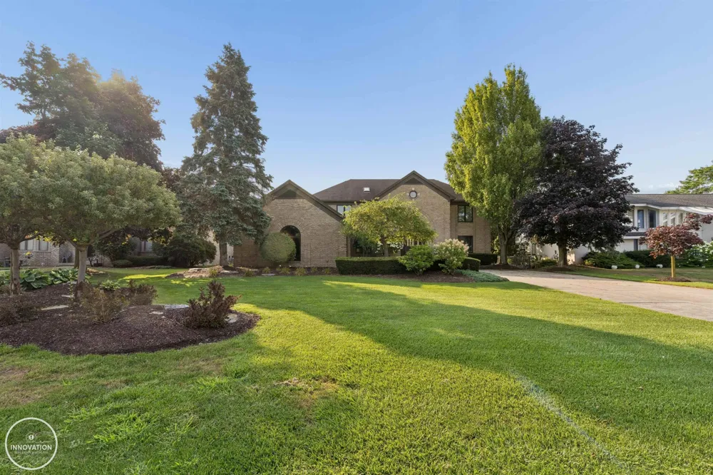 49540 Nautical Drive Chesterfield Township, MI 48047