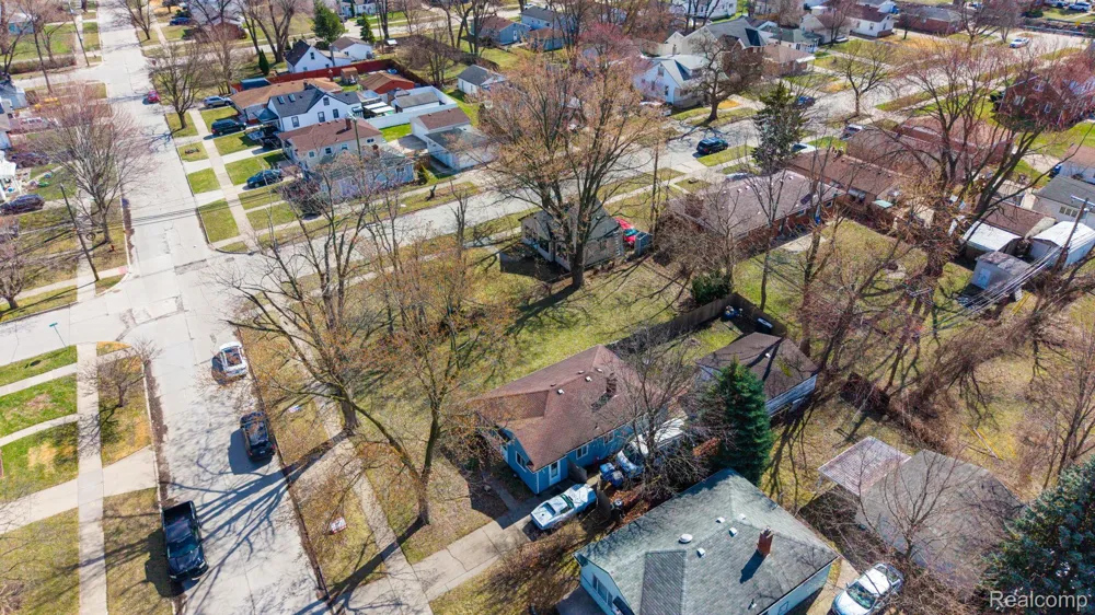 21913 Powers Avenue Dearborn Heights City, MI 48125