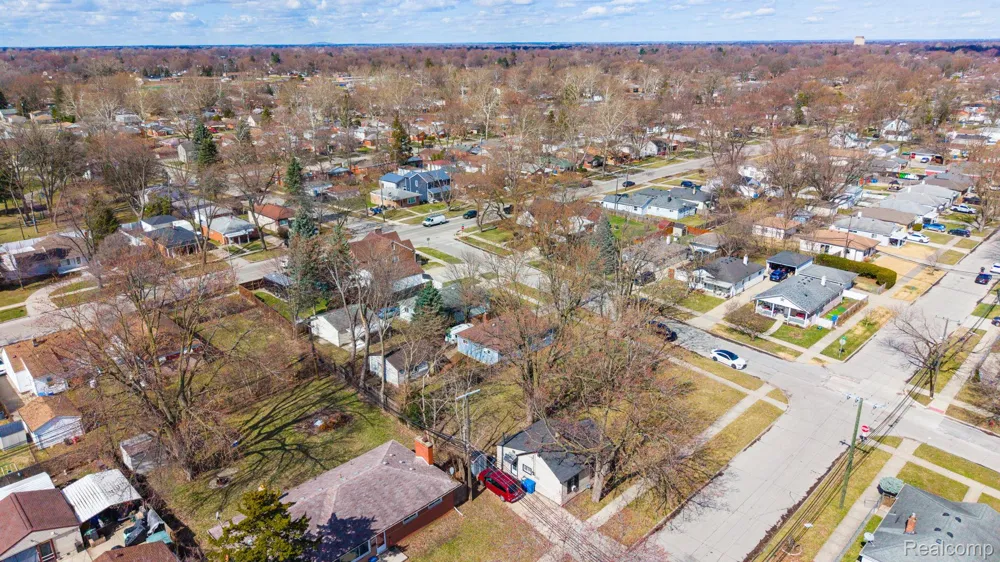 21913 Powers Avenue Dearborn Heights City, MI 48125