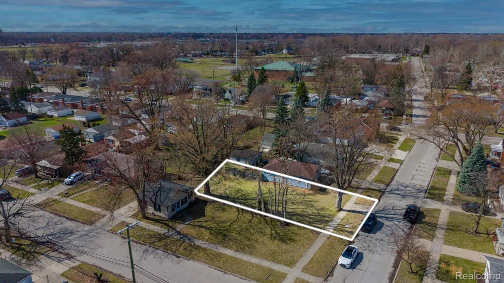 21913 Powers Avenue Dearborn Heights City, MI 48125