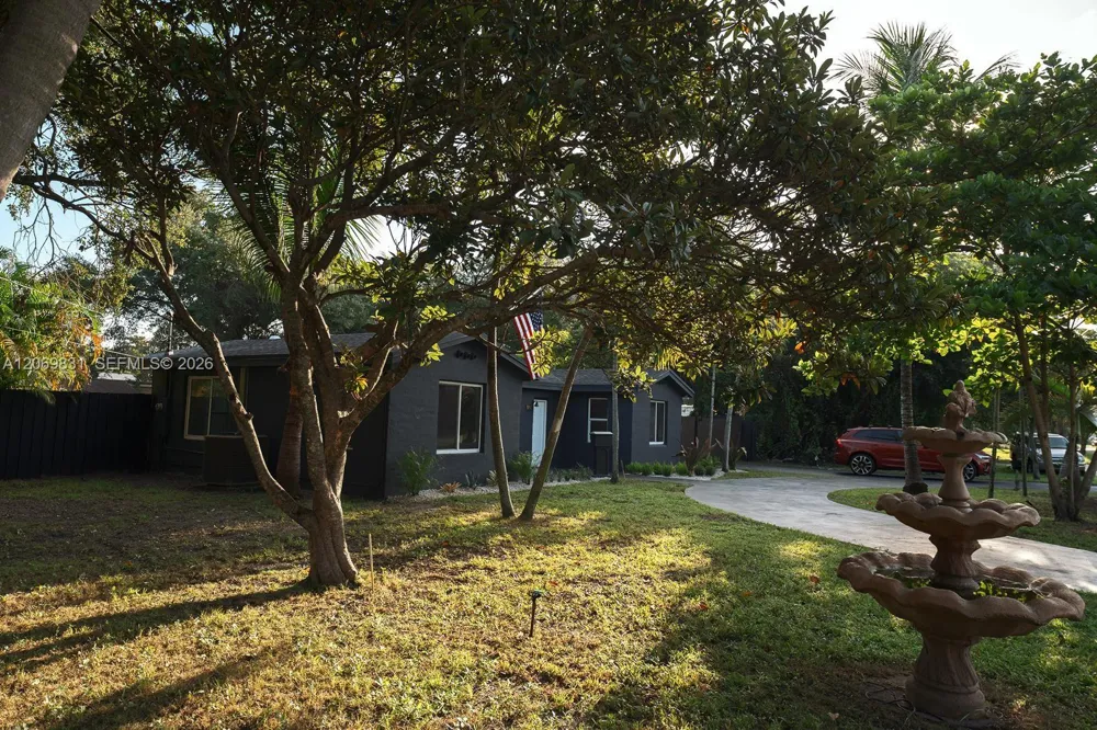 801 NE 144th St North Miami, FL 33161