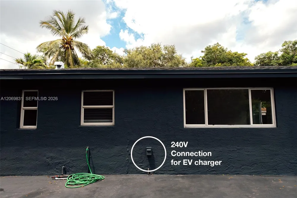 801 NE 144th St North Miami, FL 33161