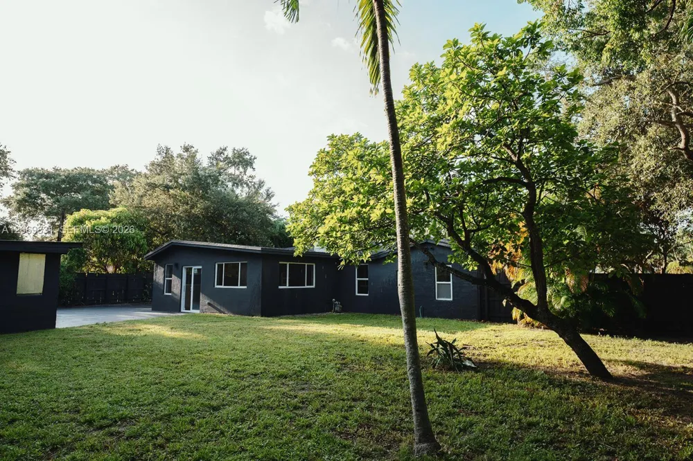 801 NE 144th St North Miami, FL 33161