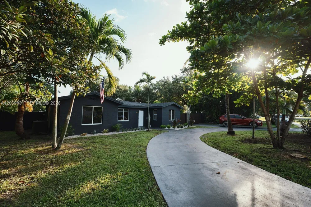 801 NE 144th St North Miami, FL 33161