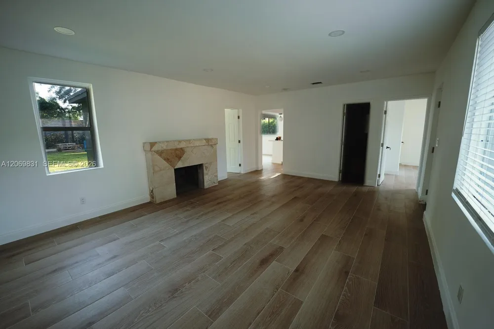 801 NE 144th St North Miami, FL 33161