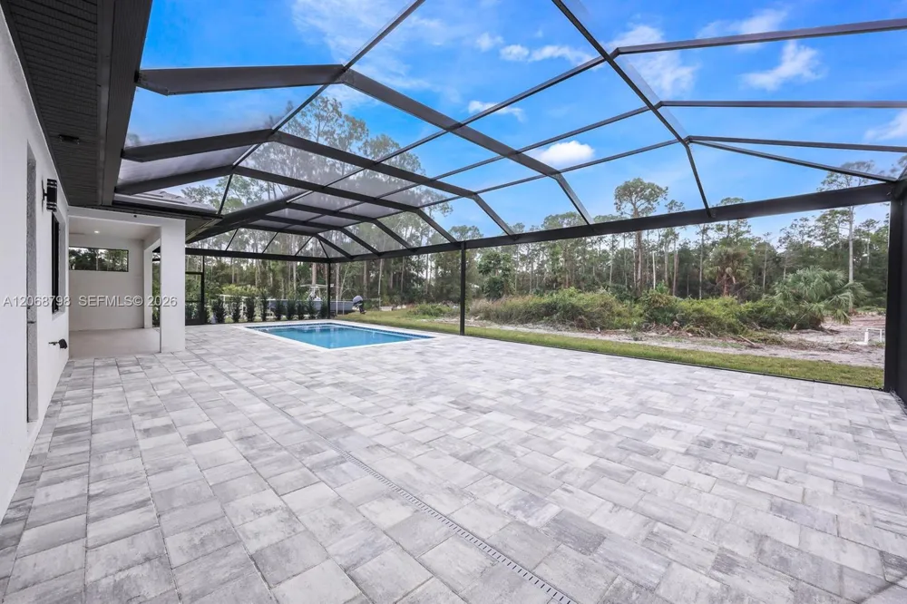 2806 GOLDEN GATE BLVD W Naples, FL 34117