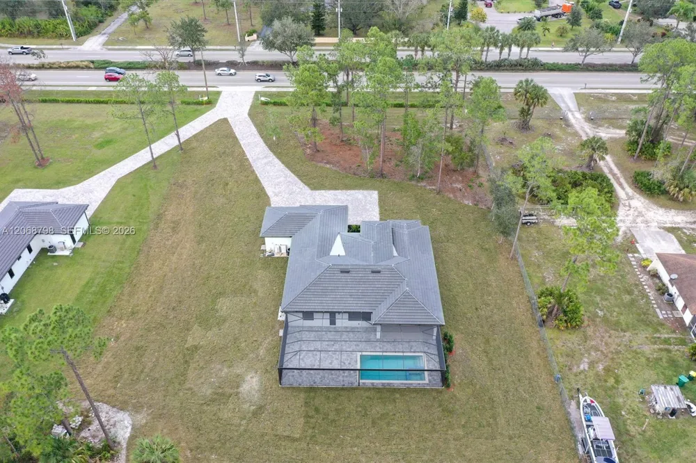 2806 GOLDEN GATE BLVD W Naples, FL 34117
