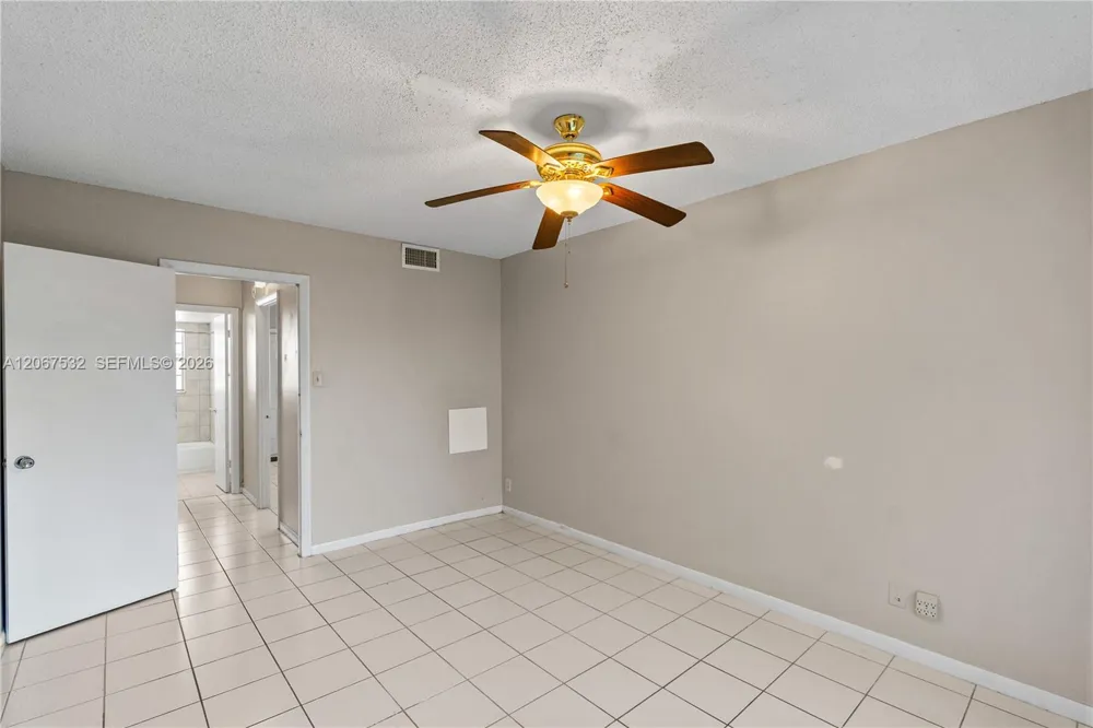 7305 NW 5th Ct #204 Margate, FL 33063