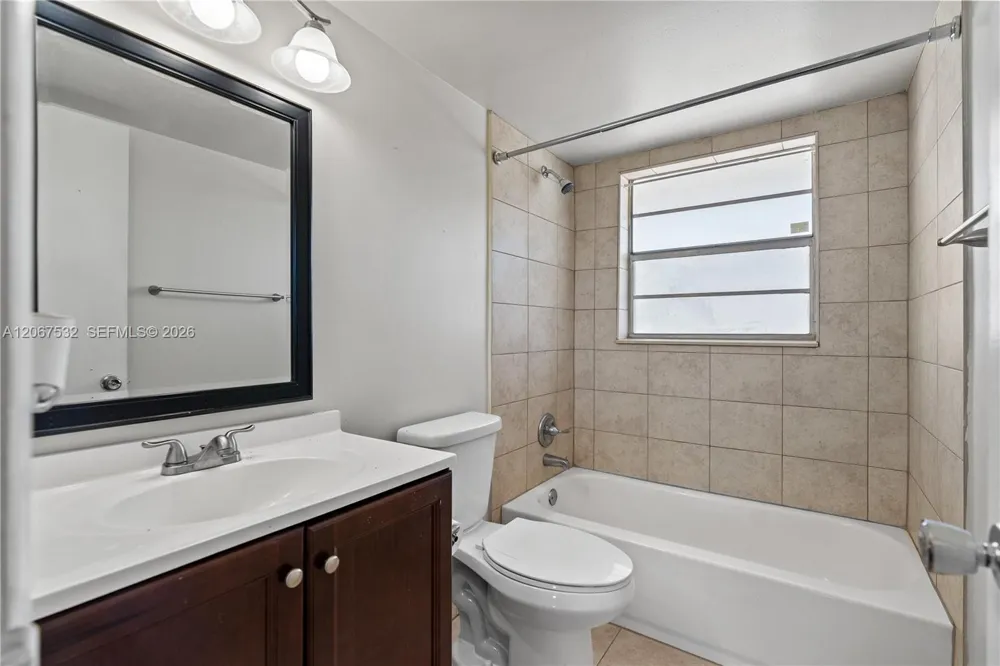 7305 NW 5th Ct #204 Margate, FL 33063