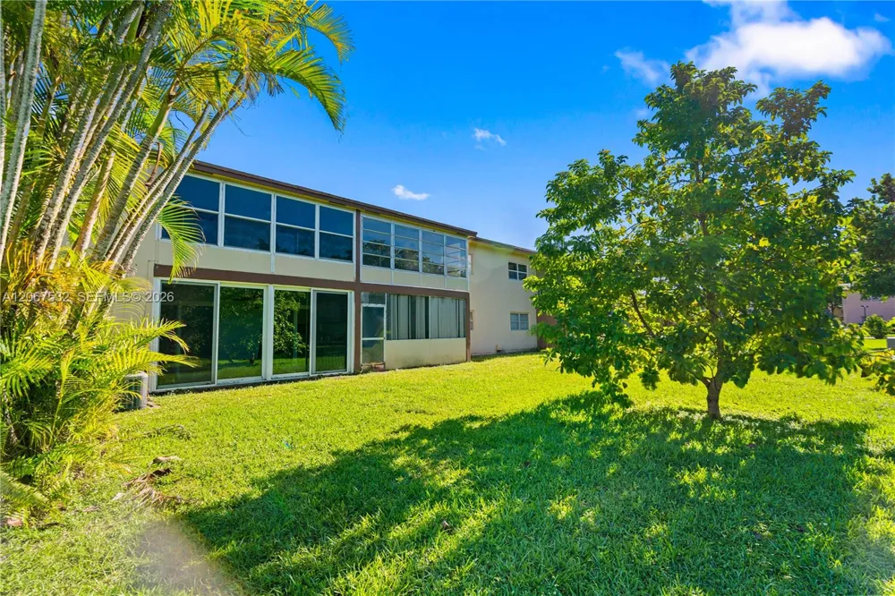 7305 NW 5th Ct #204 Margate, FL 33063