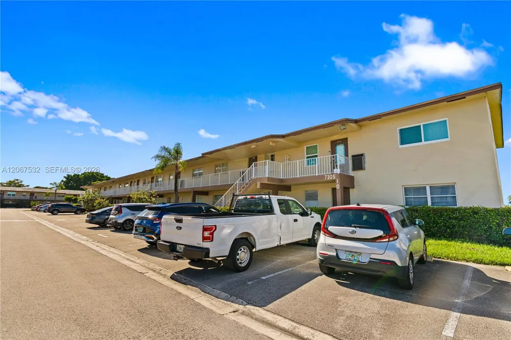 7305 NW 5th Ct #204 Margate, FL 33063