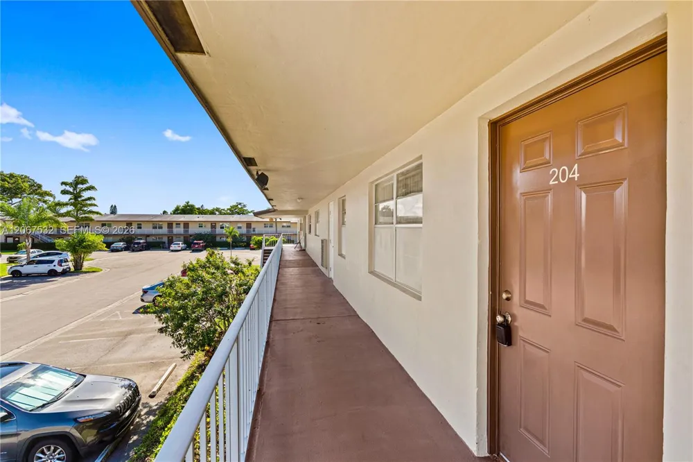 7305 NW 5th Ct #204 Margate, FL 33063