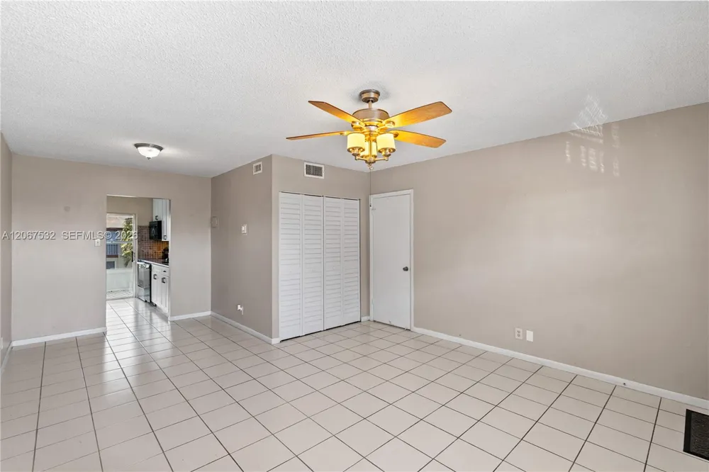 7305 NW 5th Ct #204 Margate, FL 33063