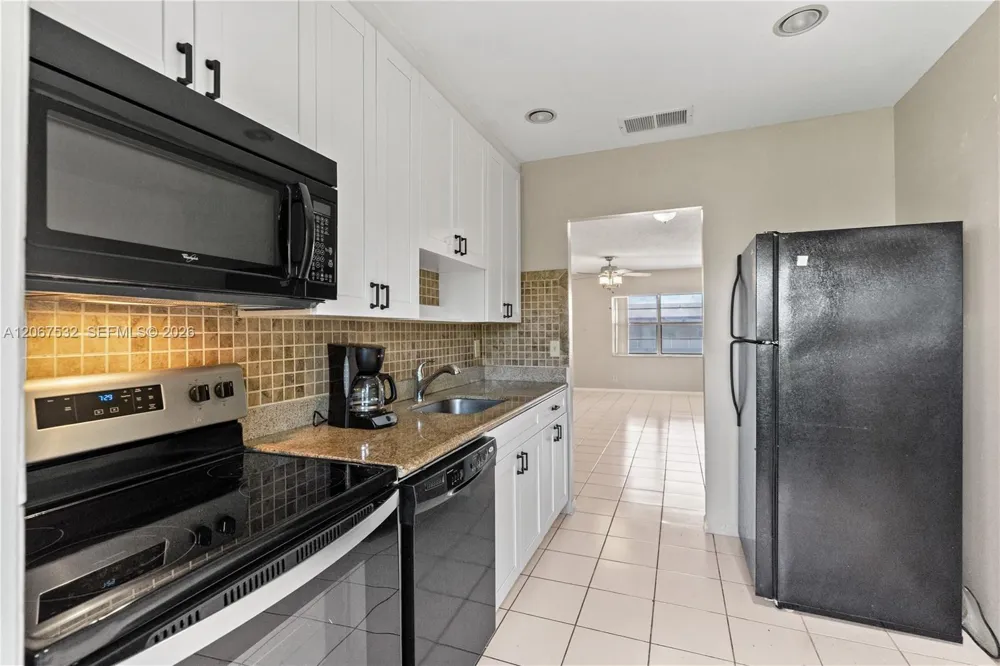 7305 NW 5th Ct #204 Margate, FL 33063