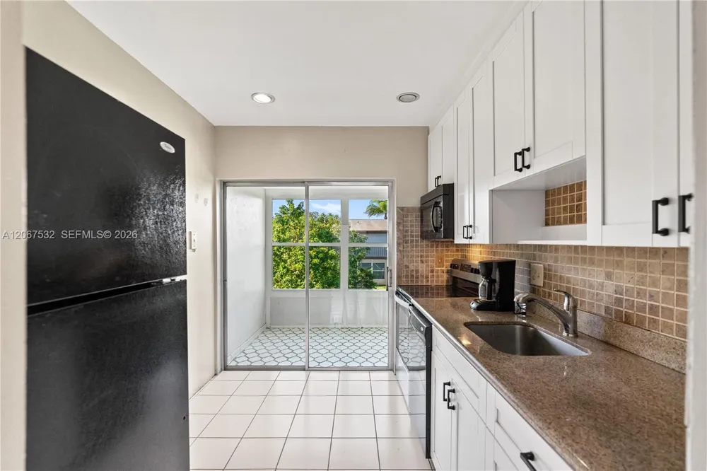 7305 NW 5th Ct #204 Margate, FL 33063