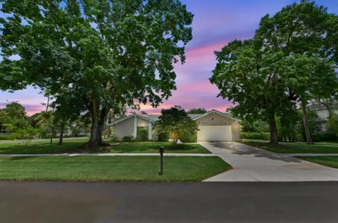 12373 Sawgrass Court