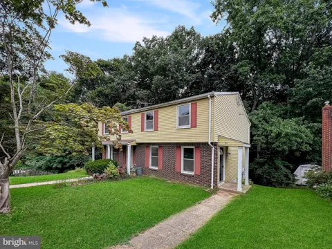 811 CALVERT TOWNE DRIVE