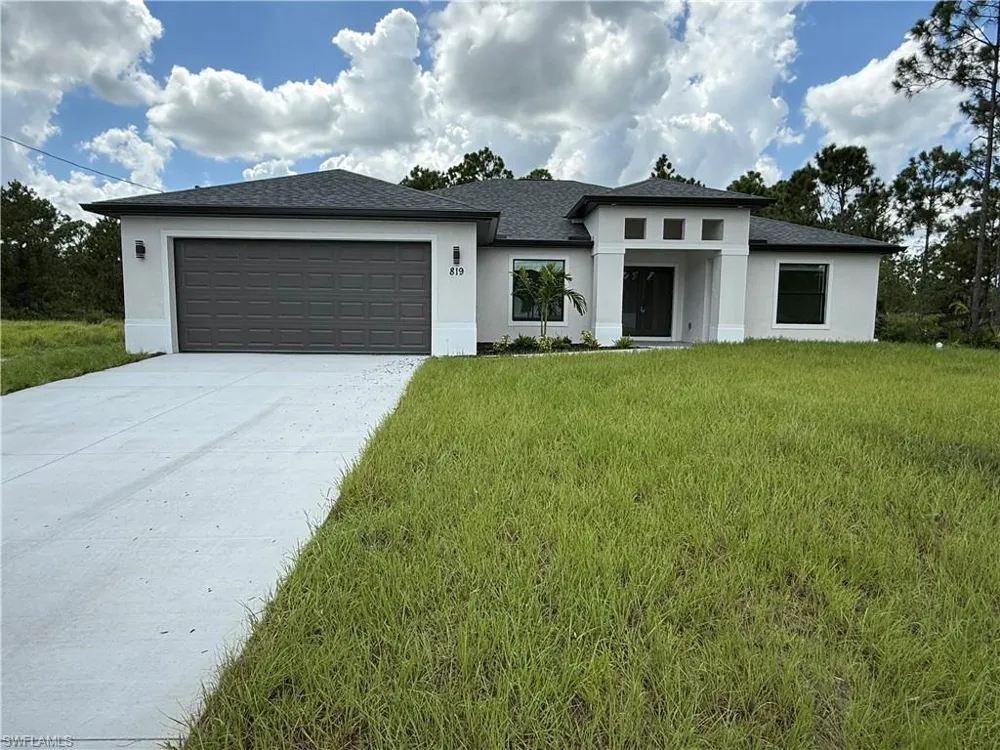 819 Congress Avenue Lehigh Acres, FL 33972