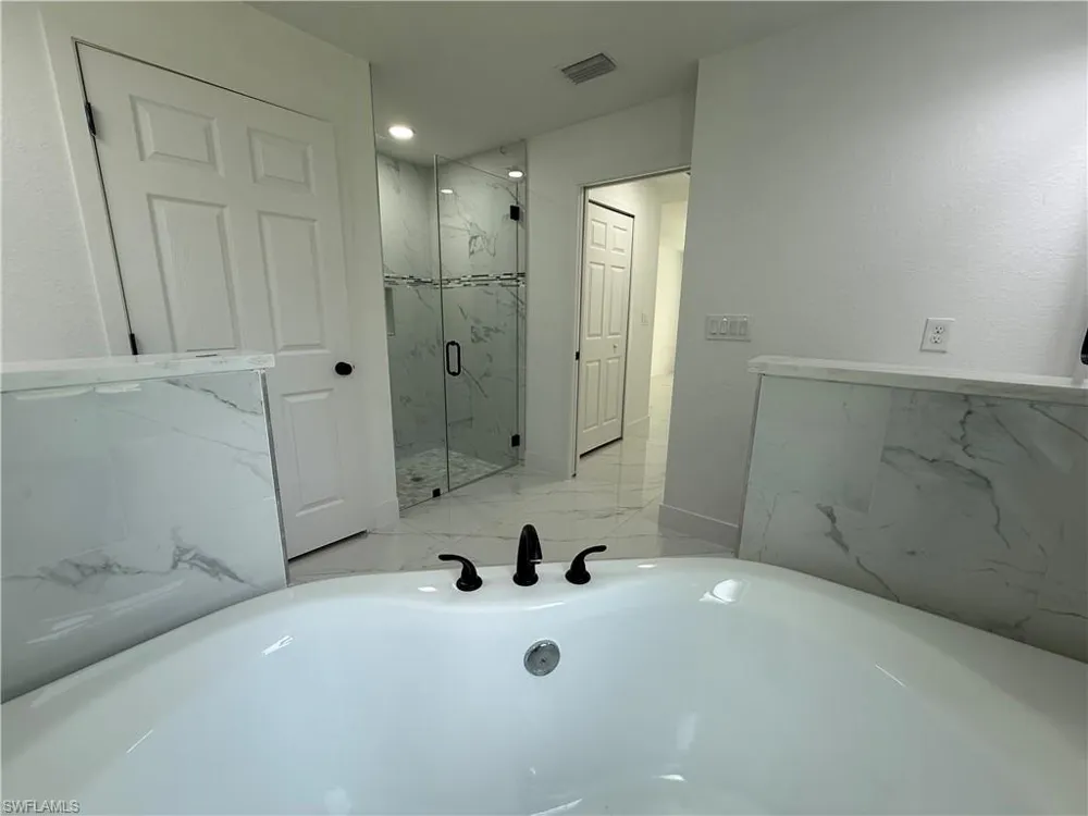 819 Congress Avenue Lehigh Acres, FL 33972