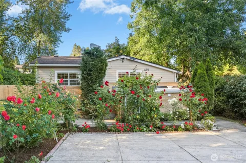 469 Maple Avenue SW