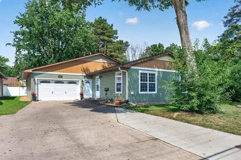 1623 Highway 96 E
