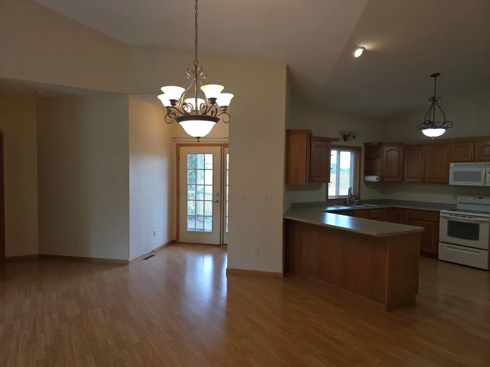 972 33rd Street S Moorhead, MN 56560