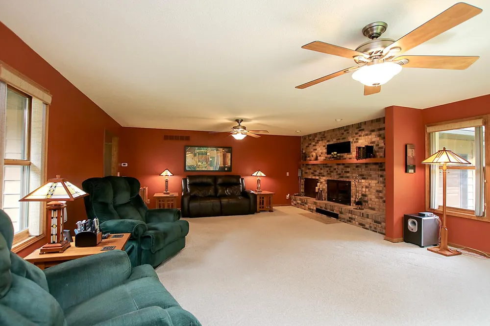 19634 Skyview Circle Hutchinson, MN 55350