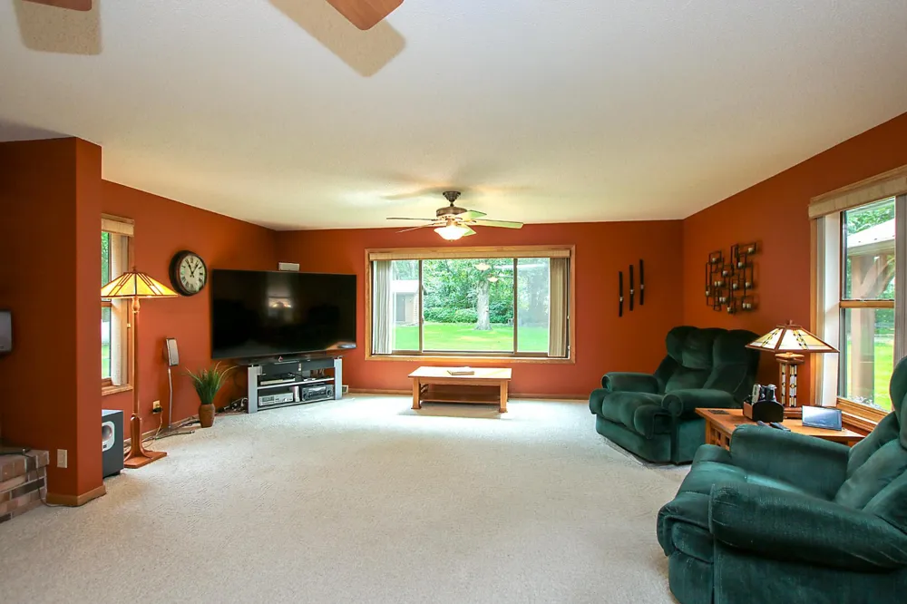 19634 Skyview Circle Hutchinson, MN 55350