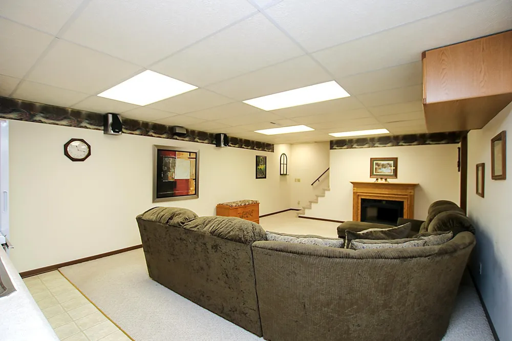 19634 Skyview Circle Hutchinson, MN 55350