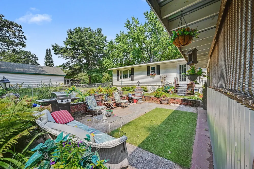 2110 Stillwater Street White Bear, MN 55110