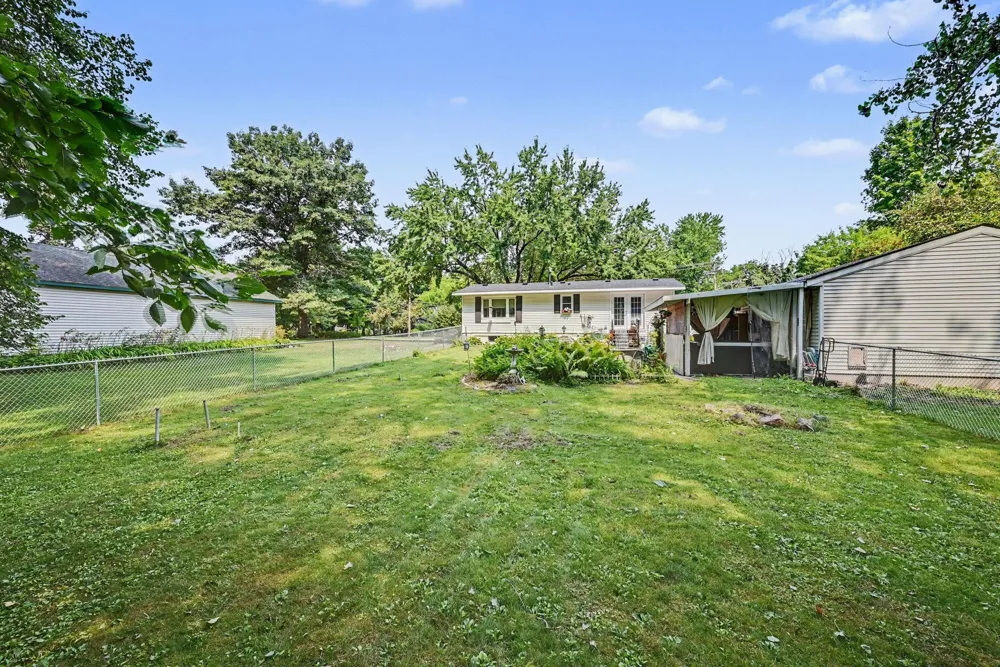2110 Stillwater Street White Bear, MN 55110
