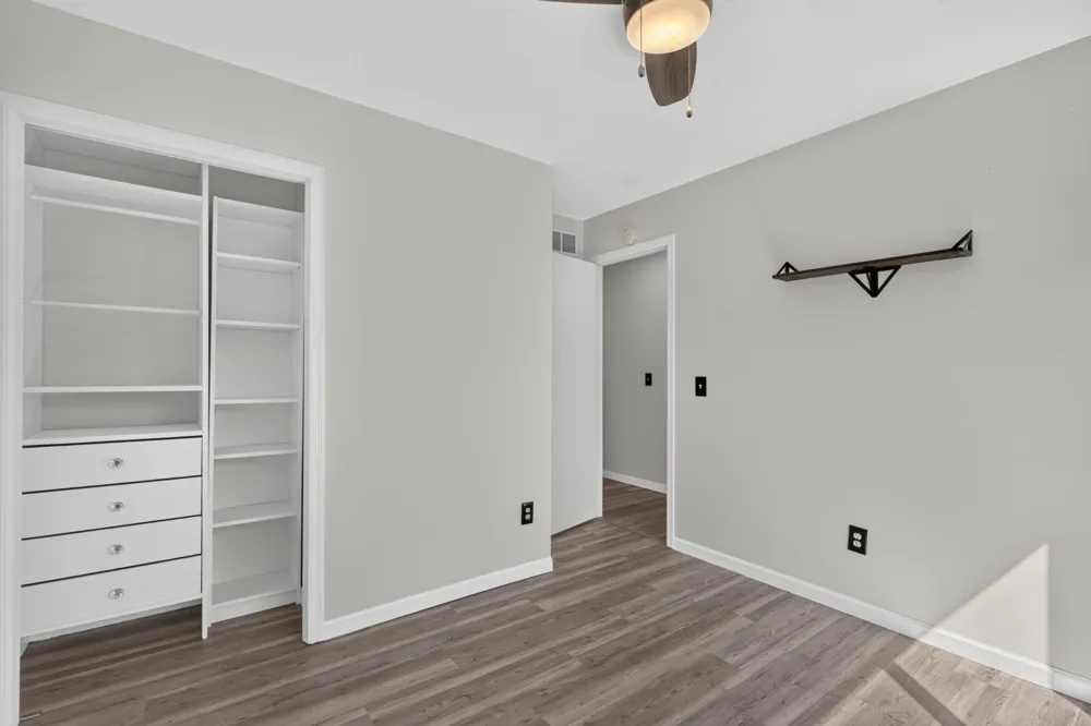 1200 Earle Way Burnsville, MN 55306