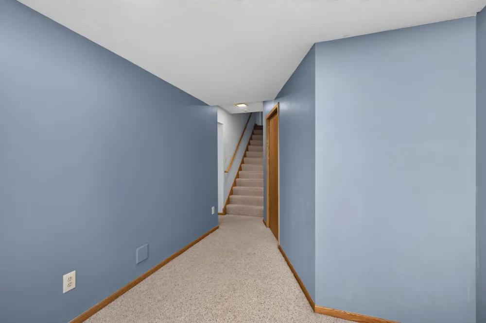 1200 Earle Way Burnsville, MN 55306