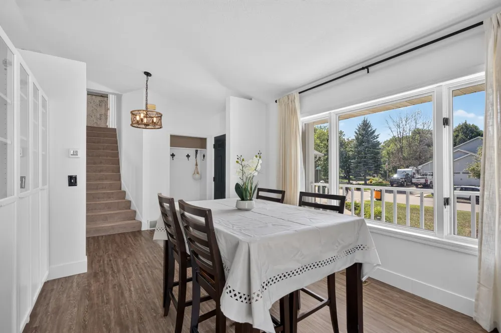 1200 Earle Way Burnsville, MN 55306