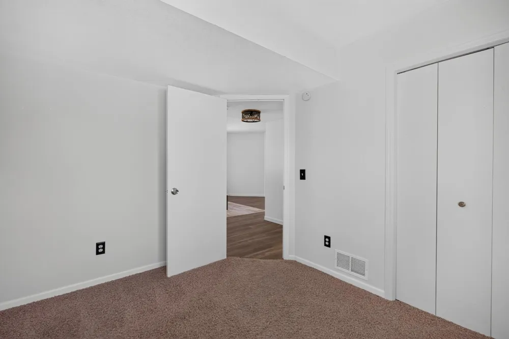 1200 Earle Way Burnsville, MN 55306
