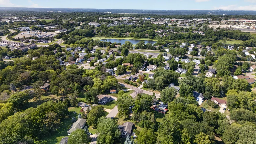 1200 Earle Way Burnsville, MN 55306