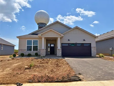 5200 Long Pointe Bay