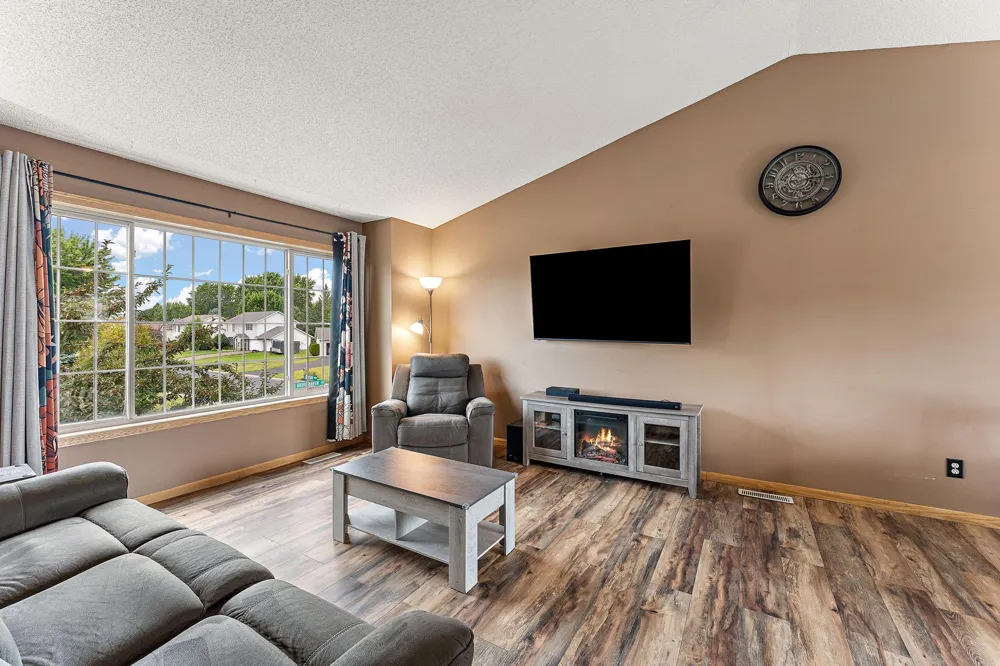 1300 Brookhaven Drive Hammond, WI 54015
