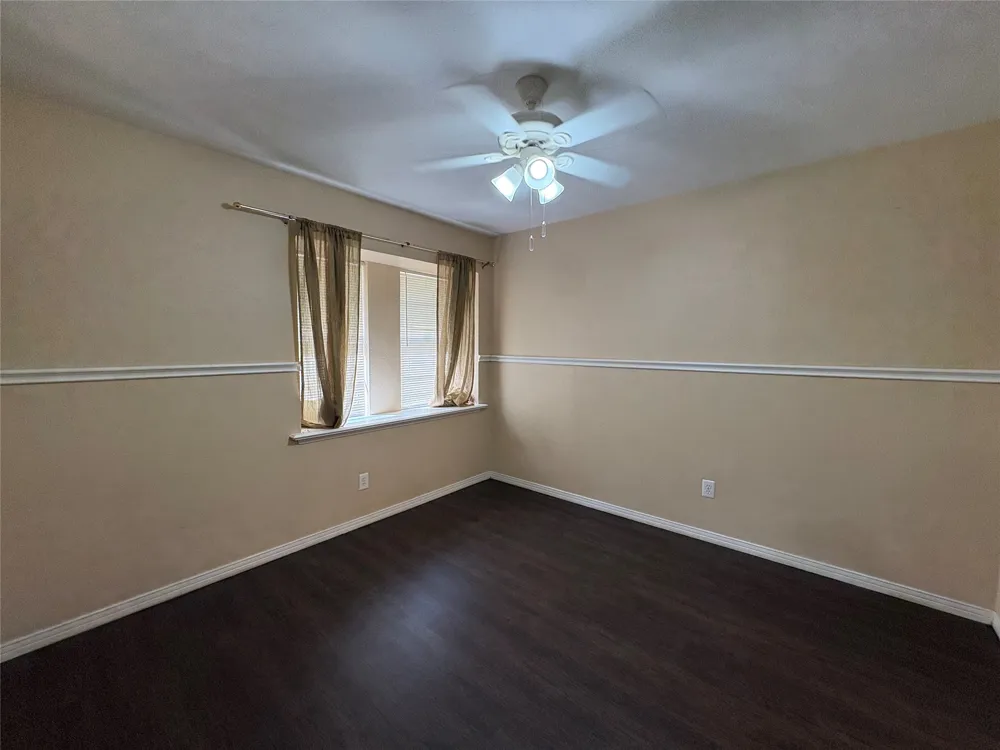 1025 Cloverdale Lane DeSoto, TX 75115
