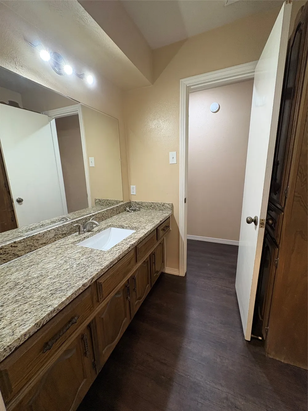 1025 Cloverdale Lane DeSoto, TX 75115